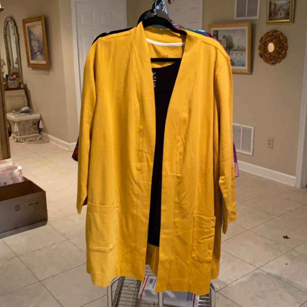 Isaac mizarahi NWOT Knit cardigan L6